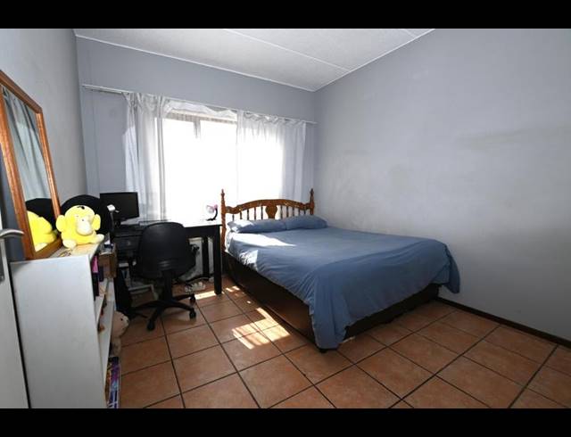 1 BEDROOM APARTMENT FOR SALE IN LONEHILL